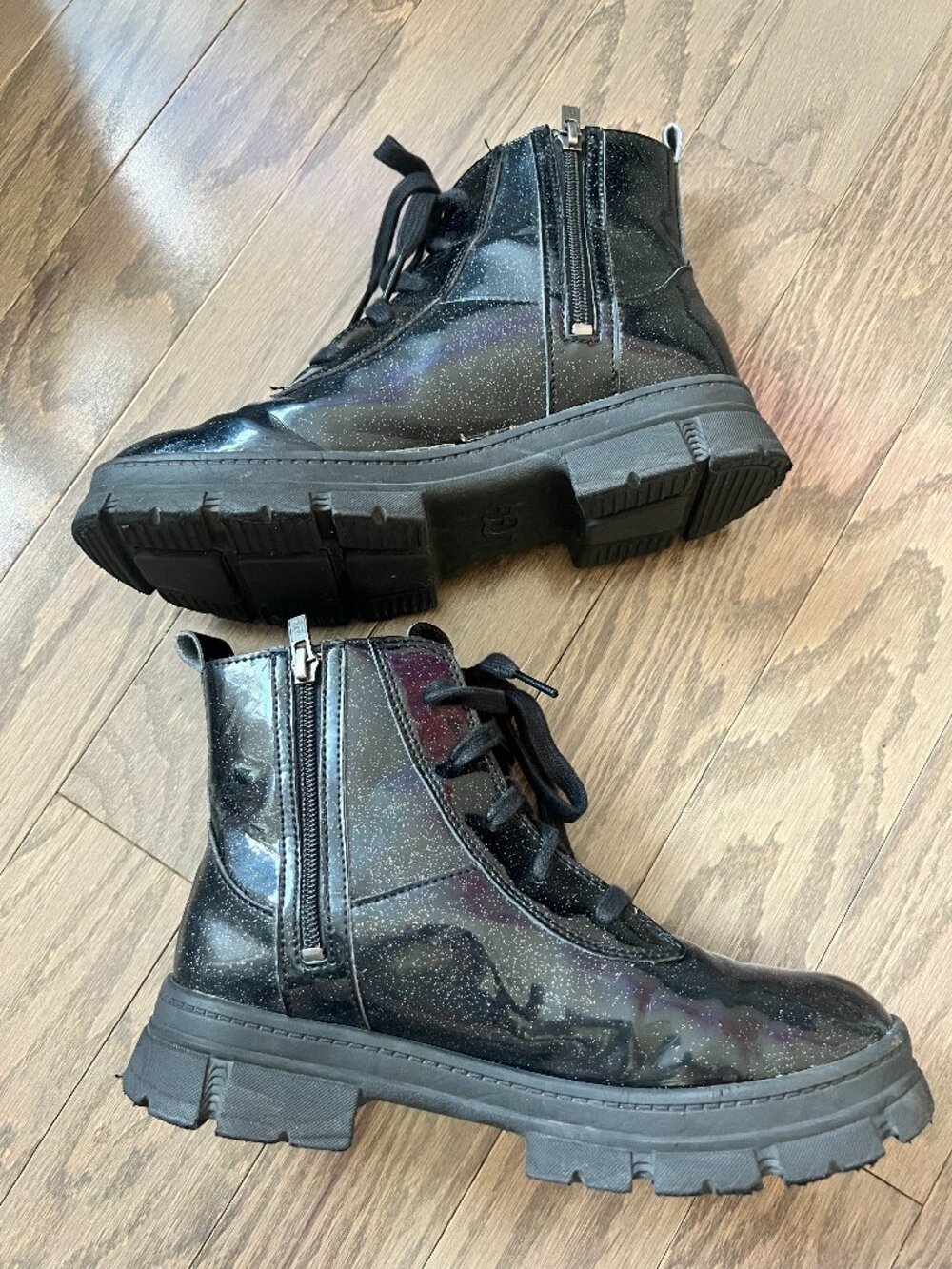 UGG Kids Ashton Glitter Boots Black Size 6 – Good Condition